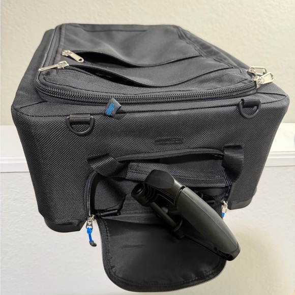 Strong Bag Helix Pro Elite 19” - Flight Crew Roller Bag - Picture 8 of 9